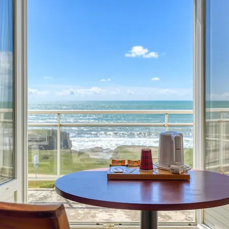 Hotel La Corniche 3*