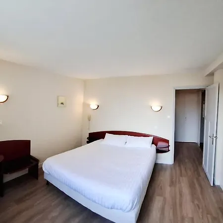 מלון La Corniche 3*