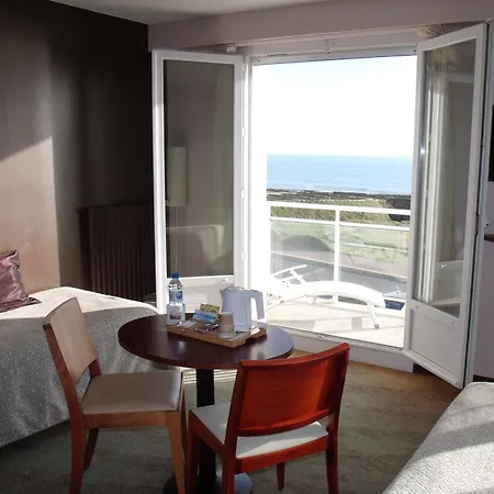 Hotel La Corniche 3*
