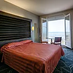 La Corniche Hotel