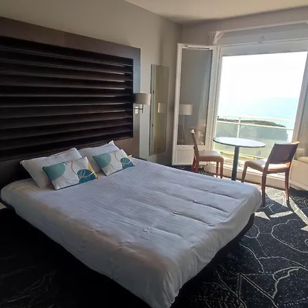 La Corniche Hotel