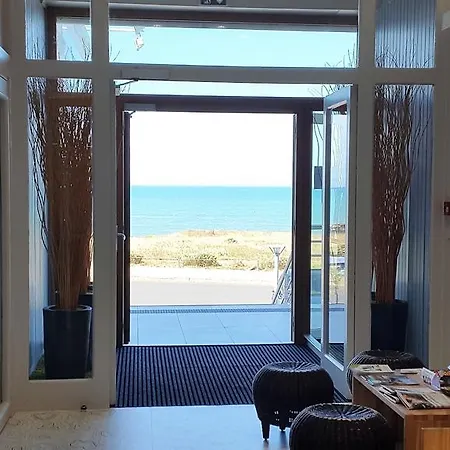 La Corniche Hotel