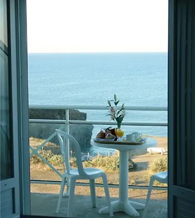 Отель La Corniche 3*