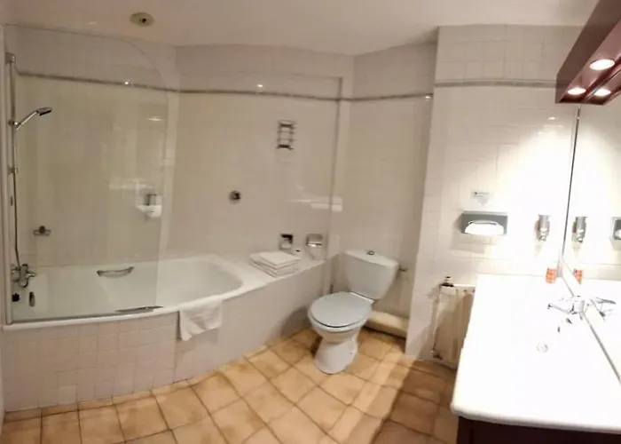 La Corniche Hotel 3*