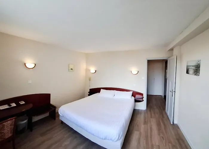 Hotel La Corniche 3*