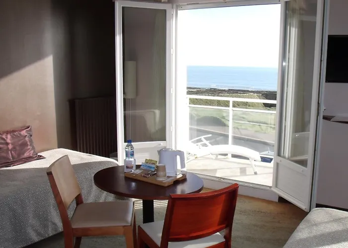 Hotel La Corniche 3*